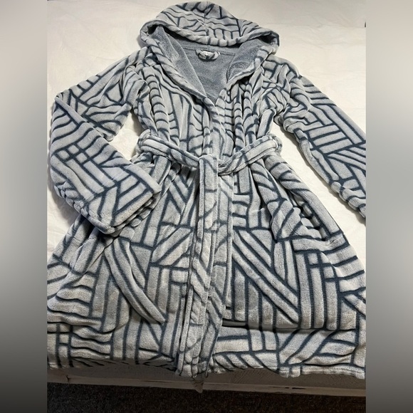 Vera Bradley Other - Vera Bradley Plush Fleece Robe S/M~ Warm And Cozy~ Blue Gray.